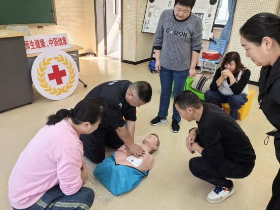 南京市上秦淮小学教职工红十字救护员培训24.11 (6)